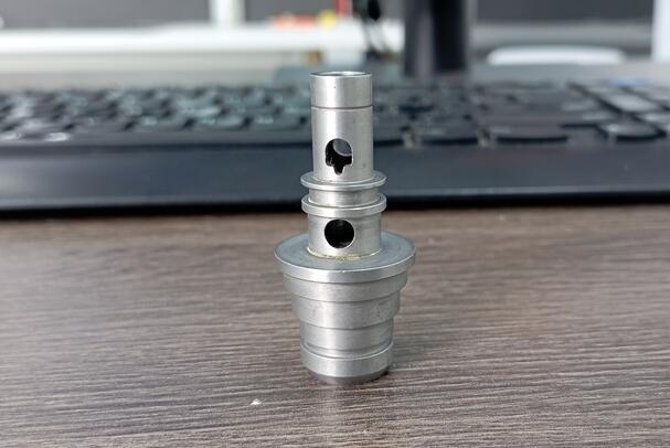 交叉孔毛刺應控制在多大范圍內(nèi)比較合理？以及磨粒流用于交叉孔去毛刺！